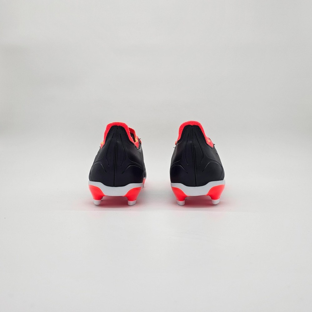 Adidas Black Predator - Soleo.gr