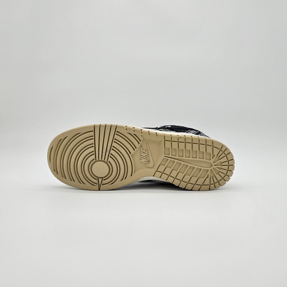 Nike SB Dunk Low Travis Scott