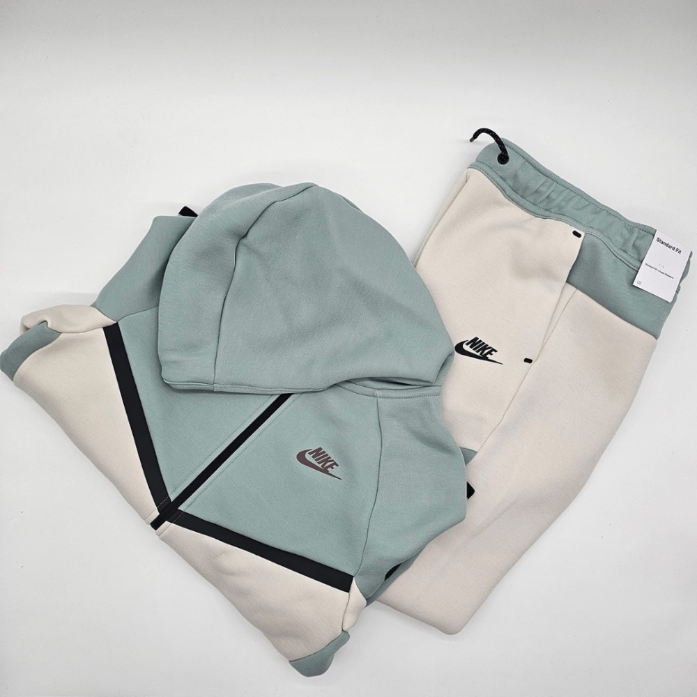 Nike Tech Суитчър с качулка