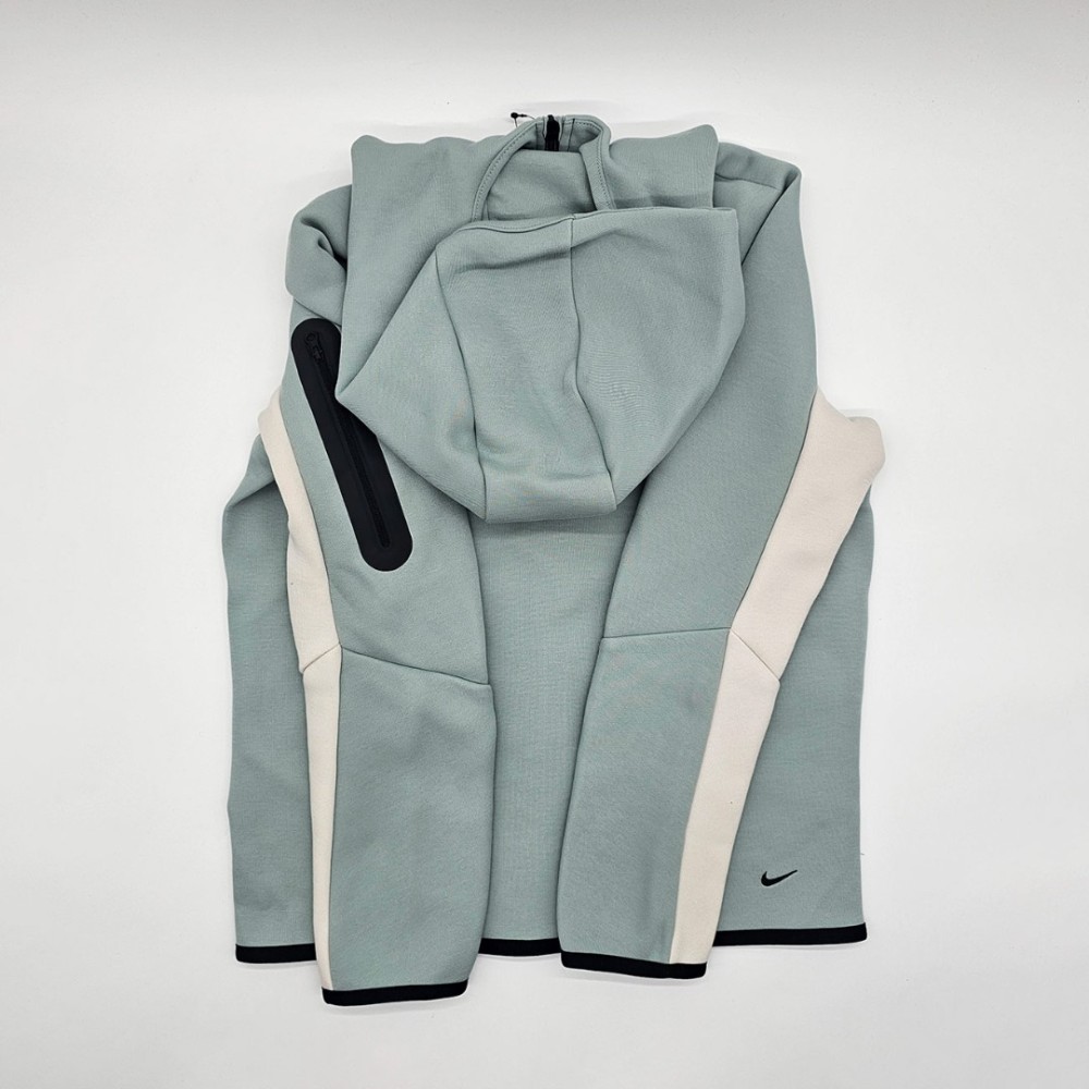 Nike Tech Суитчър с качулка