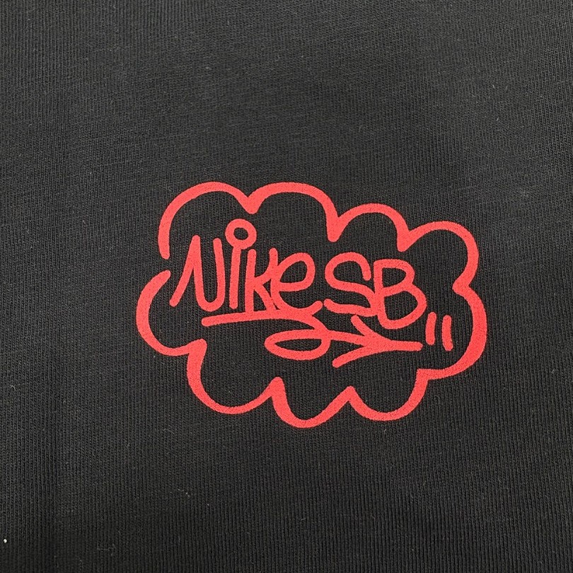 Тениска Nike SB Spray Can Max90 